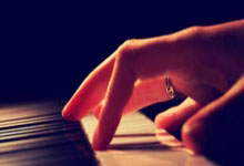 利物浦连续三连胜，稳固榜首位置